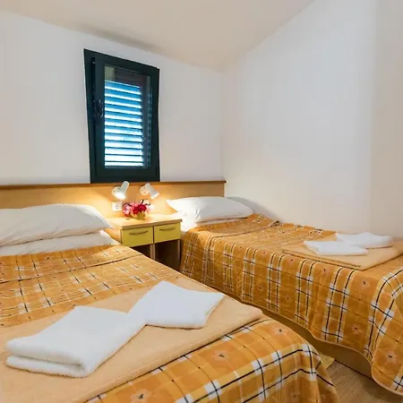 Apartman A 2+2+1 Apartman S Jednom Spavacom Sobom