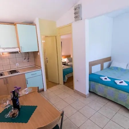 A 2+2+1 Apartman S Jednom Spavacom Sobom * Klek