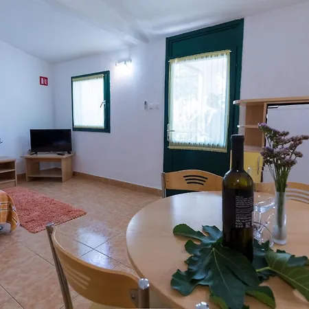 A 2+2+1 Apartman S Jednom Spavacom Sobom *