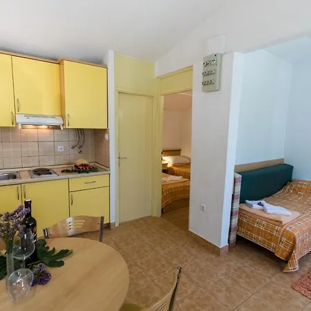 A 2+2+1 Apartman S Jednom Spavacom Sobom * Klek