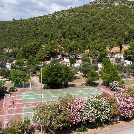 A 2+2+1 Apartman S Jednom Spavacom Sobom شقة كليك